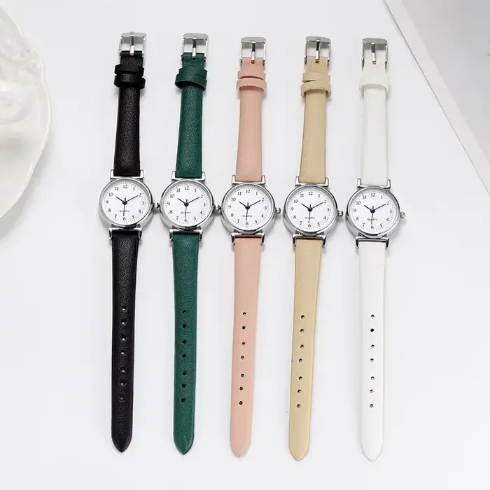 Femmes de luxe marque Quartz alliage montre dames mode petit cadran