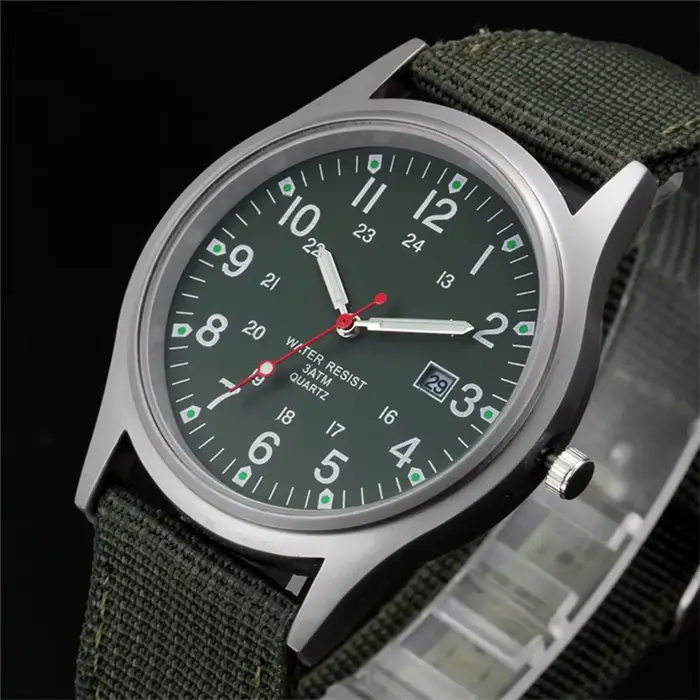 1 pièce / Lot Montres de marque pas chères pour hommes Montre Homme Mode Bracelet en nylon Sport Mil