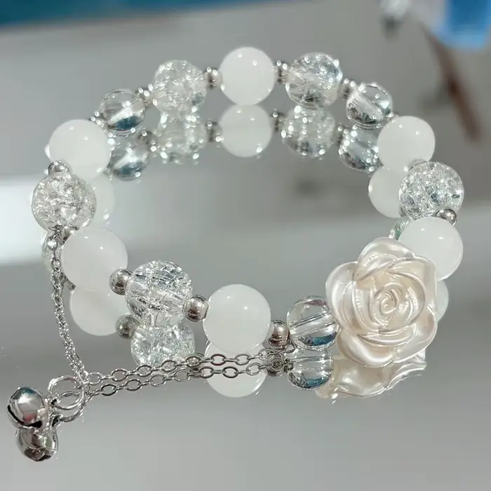Bracelet à fleurs blanches en perles de cristal pour femmes