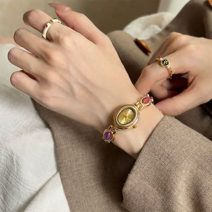 Montre élégante à quartz pour femmes