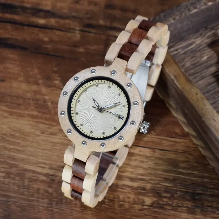 Montre à quartz vintage en bois pour femme