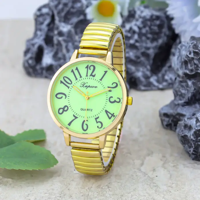 Montre à bandes élastiques lumineuse en alliage pour femmes, quartz, style mode et casual, cadran lumineux, bracelet confortable, occasion spéciale