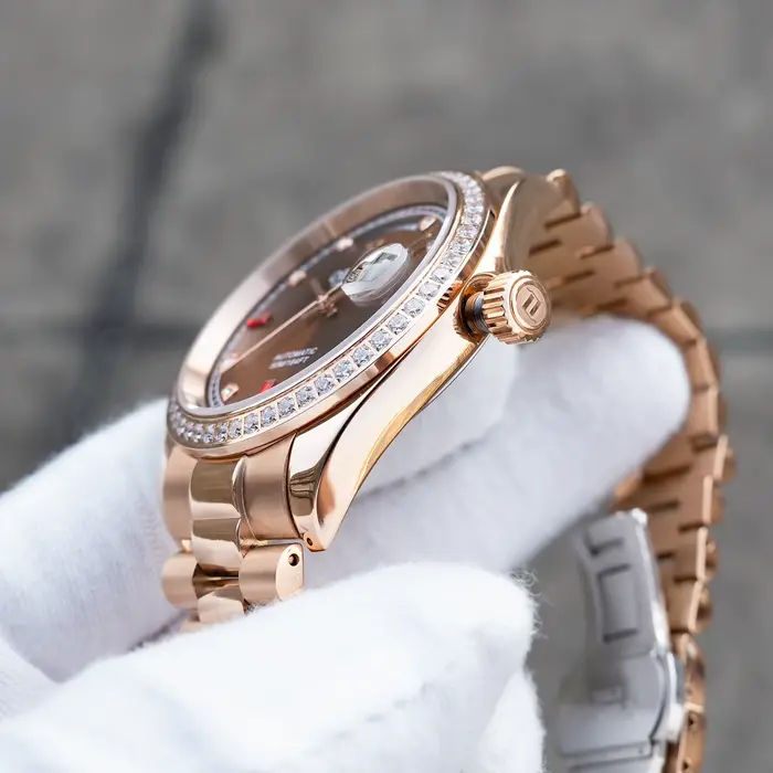 Montre automatique de luxe homme cadran marron bracelet or rose date avec résistance à l'eau et affichage lumineux pour occasions spéciales