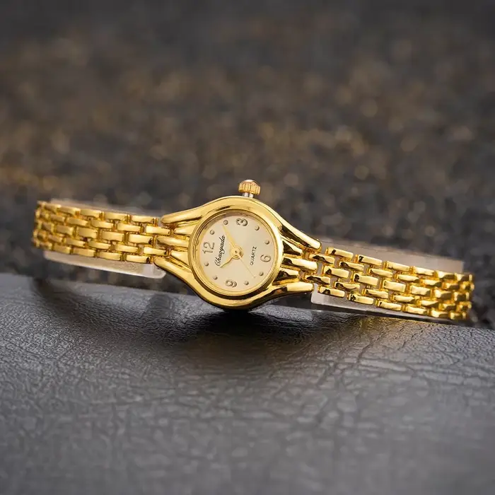 Montres pour femmes simples et élégantes