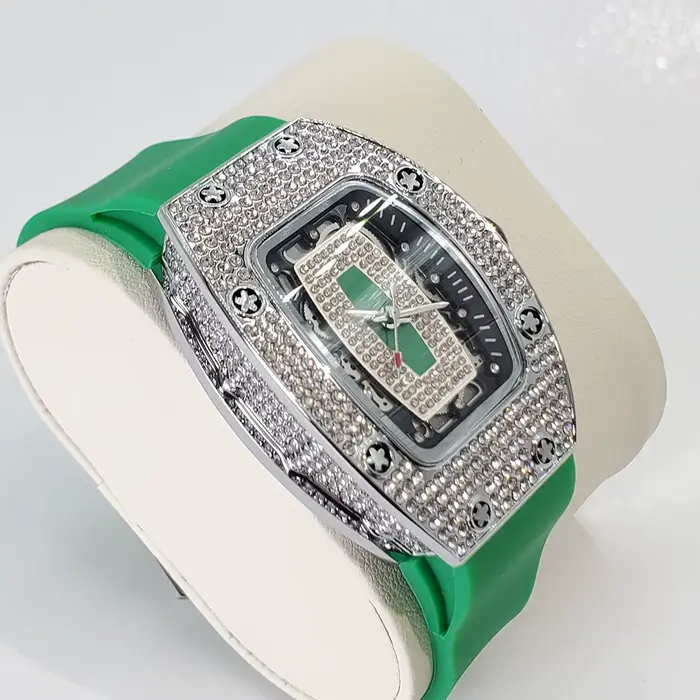 Montre de luxe en diamant pour femmes