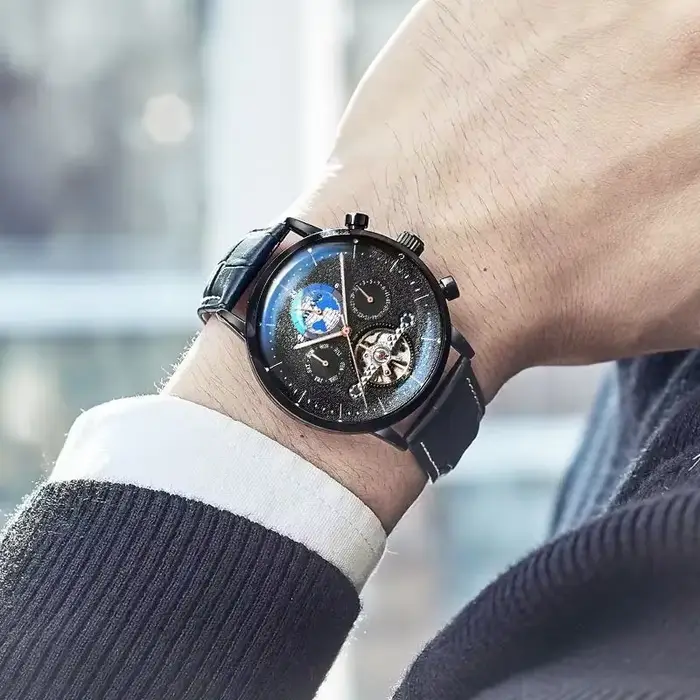 Montre mécanique automatique multifonctionnelle The Earth Chronograph