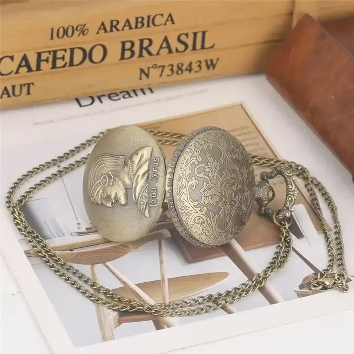 Rétro Antique Iran Cyrus le grand d'iran pendentif montre De poche à Quartz pour hommes femmes chiffre arabe horloge Reloj De Bolsillo