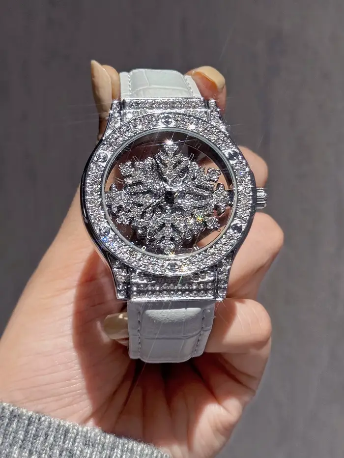 Nouvelle montre à quartz élégante pour femme en argent