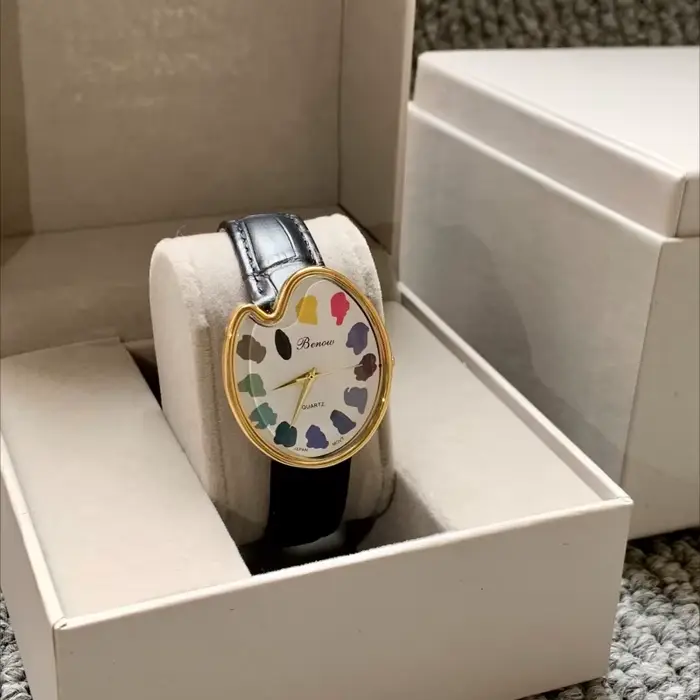 Montre à quartz carrée en cuir