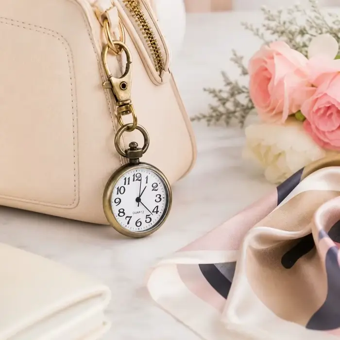 Montre de poche à clipser avec mousqueton