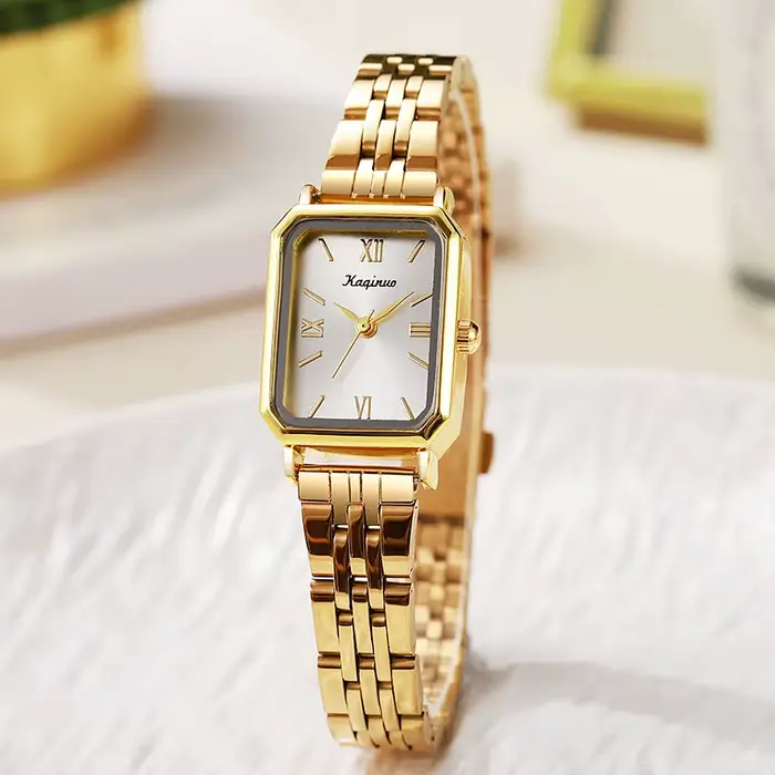 Montre rectangulaire de luxe en or pour femmes