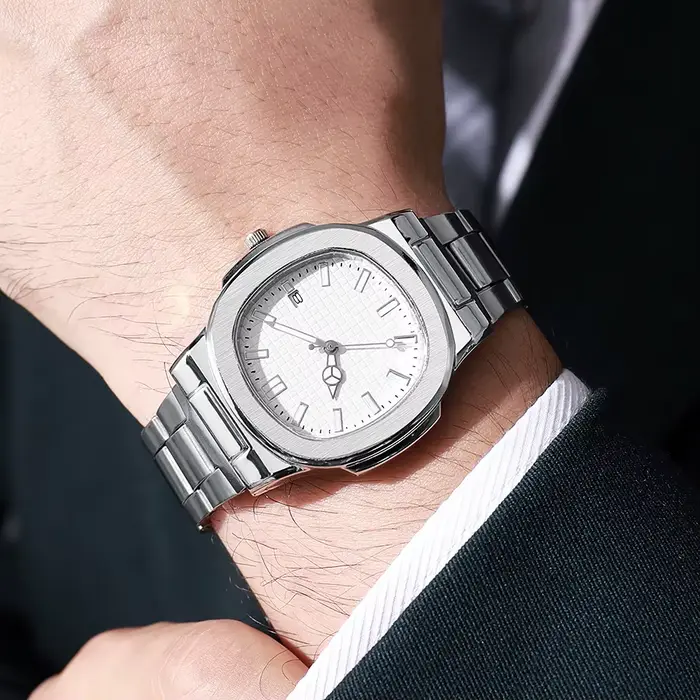 Montre carrée à quartz élégante pour homme avec affichage date auto et résistance aux chocs pour les occasions formelles et quotidiennes