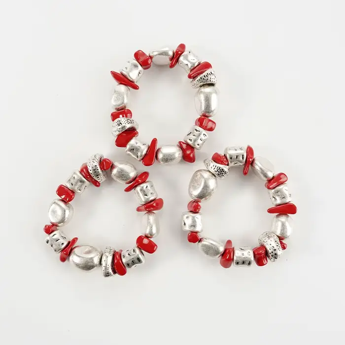 Ensemble de bracelets rouges et argentés vieillis, trois accessoires à perles empilables indépendant