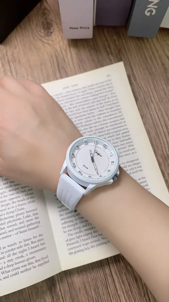 ONLYOU Montre à quartz analogique pour femme avec bracelet en silicone, adaptée aux jeunes étudiante