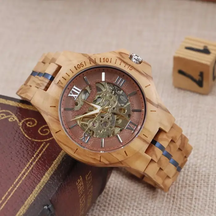 Montre mécanique creuse pour hommes