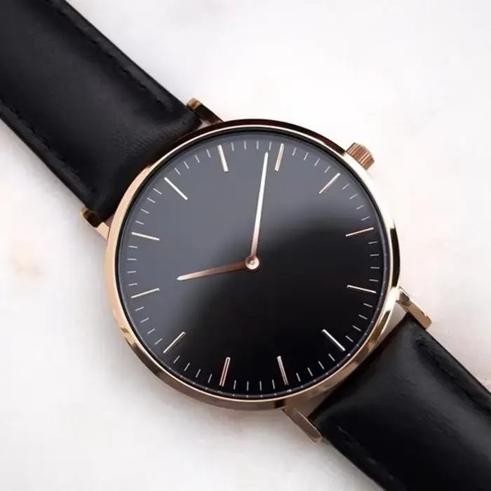 Montre élégante en cuir pour femme rose et blanche simple et décontractée pour occasions spéciales et quotidienne