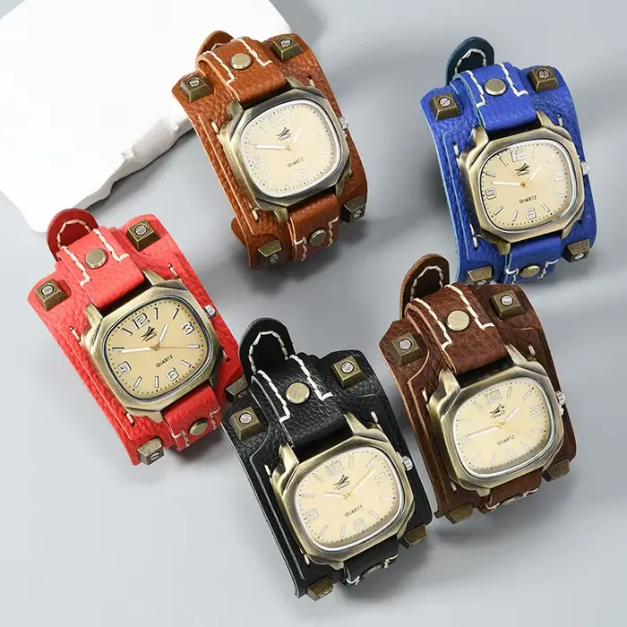 Montre à quartz vintage hip hop punk pour hommes - Rivet fait à la main avec bracelet en cuir véritable