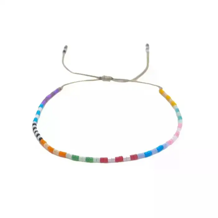 Bracelet pour femmes en acrylique coloré design Y2K à offrir pour occasions spéciales et mode rétro chic