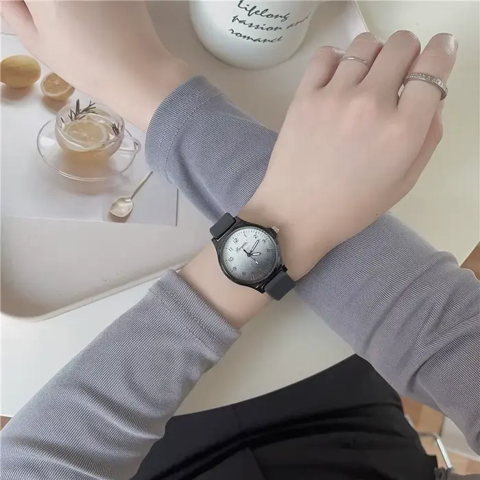 Montre rétro pour femme
