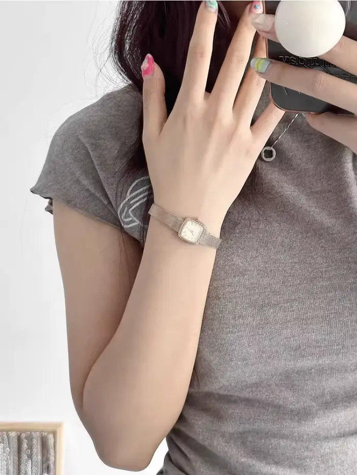 2025 nouvelle montre pour femme Vintage plaqué or luxe Noble cadeau pour les amoureux