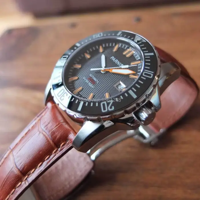 Montre Parnis en acier inoxydable 316L avec mouvement Miyota 8215 et bracelet en cuir brun pour homme occassions spéciales防水内容已根据指示移除。
