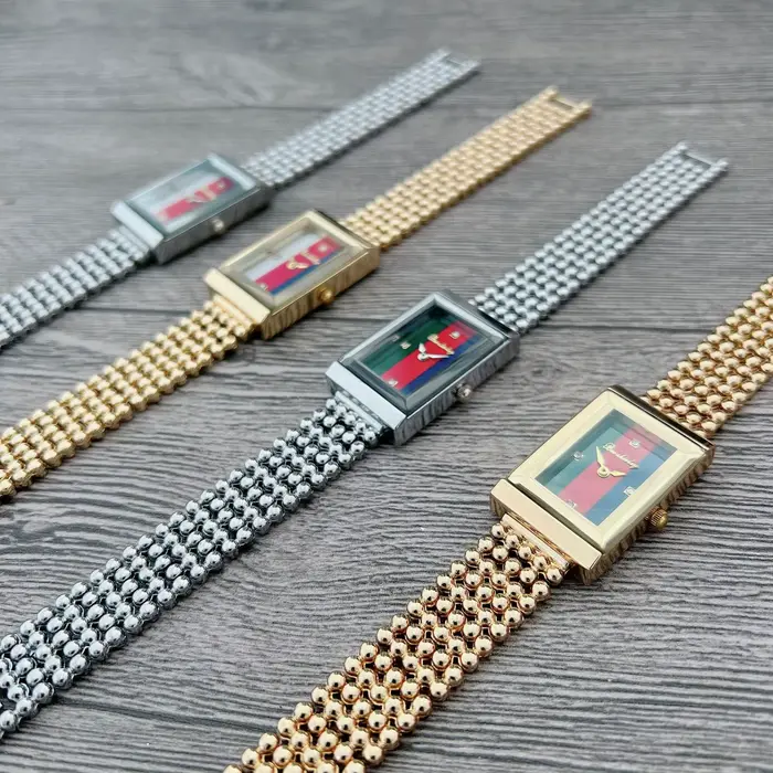 Montre pour femme avec bracelet en métal