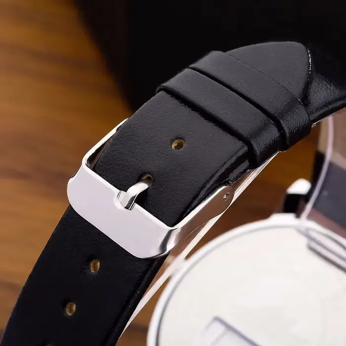Montre-bracelet à quartz en cuir noir pour hommes