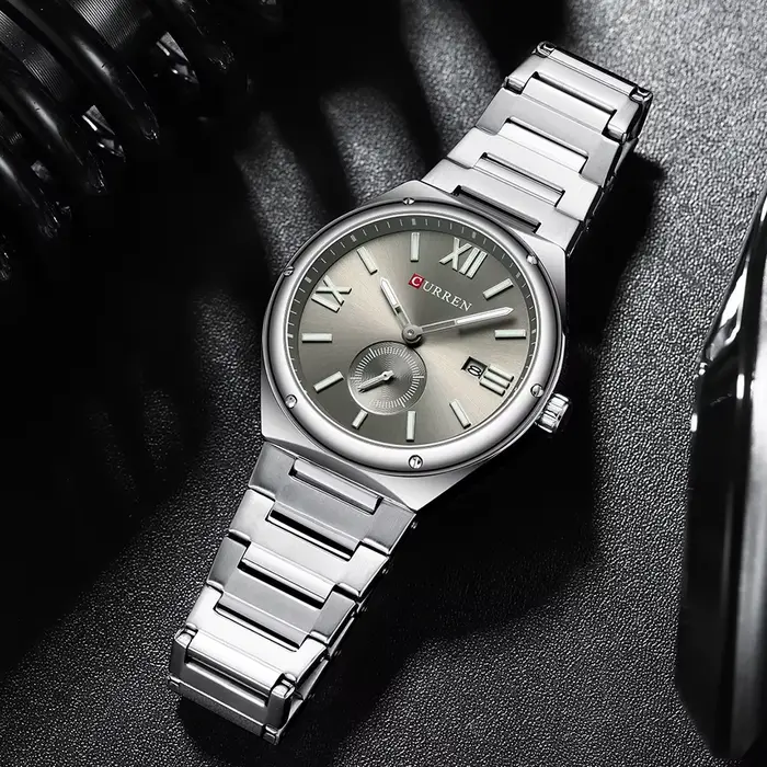Nouvelle montre homme Curren 2024 quartz décontractée avec calendrier complet et résistance à l'eau pour homme style décontracté et élégant occasions quotidiennes et spéciales