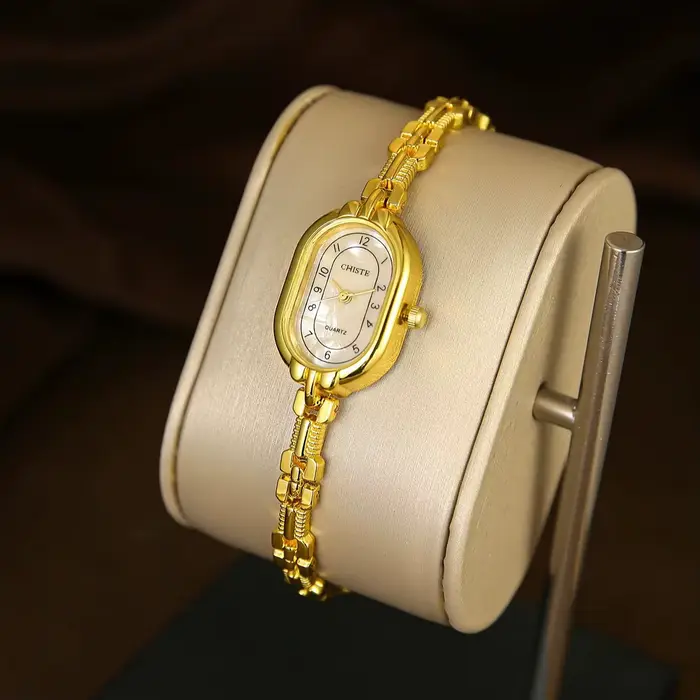 Petite montre vintage en or