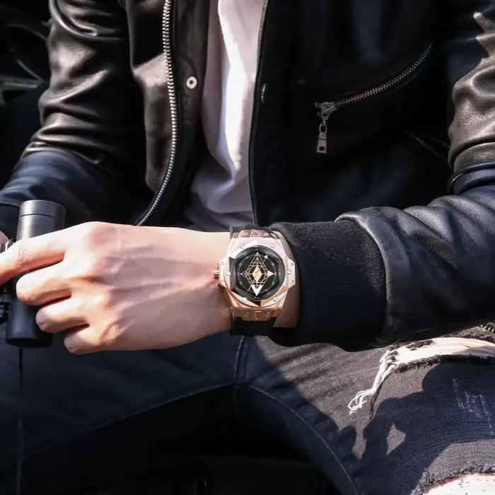 Montre-bracelet étanche à cadran creux pour homme