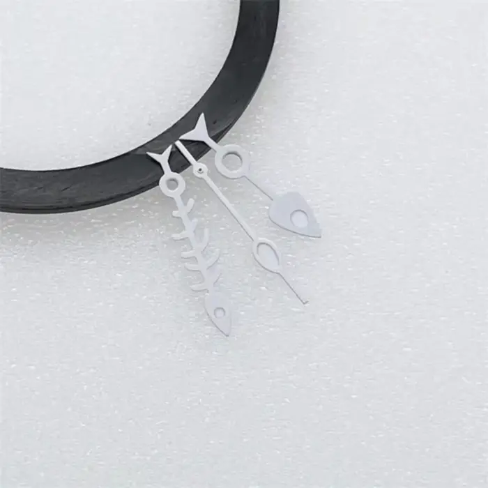 Aiguilles de montre en arête de poisson blanche et noire bleues lumineuses pour mouvements japonais NH35 NH36 4R35 4R36 occassions formelles professionnelles