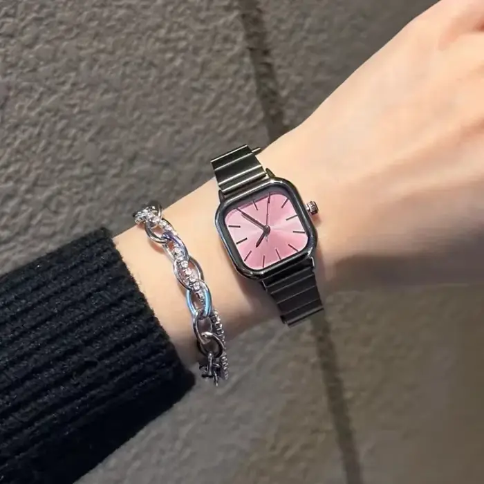 Offre spéciale marque de luxe montre noire femmes mode montres à Quartz dames réglable bracelet en acier inoxydable