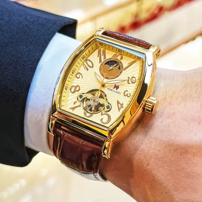 Montre mécanique entièrement automatique de style européen et américain pour hommes