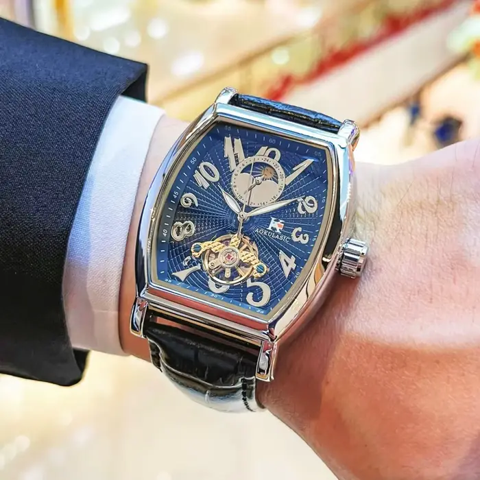 Montre mécanique entièrement automatique de style européen et américain pour hommes