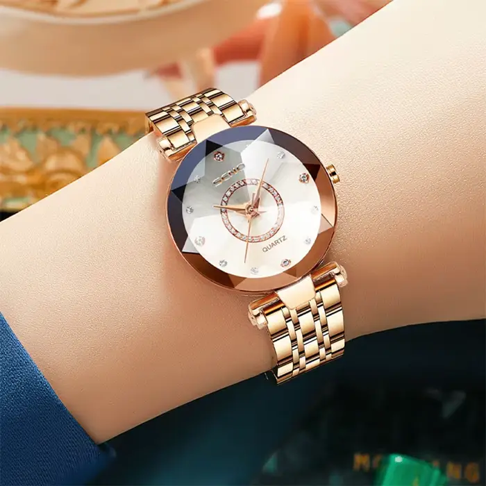 Montre à quartz pour femmes élégante résistante à l'eau en acier inoxydable pour toutes les occasions et styles