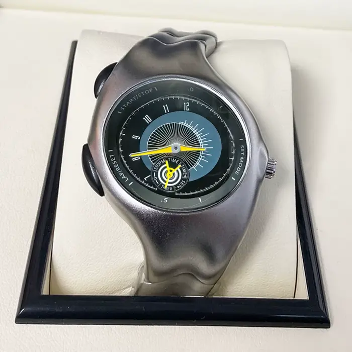 Alien Twist – montre originale déformée Y2K pour hommes