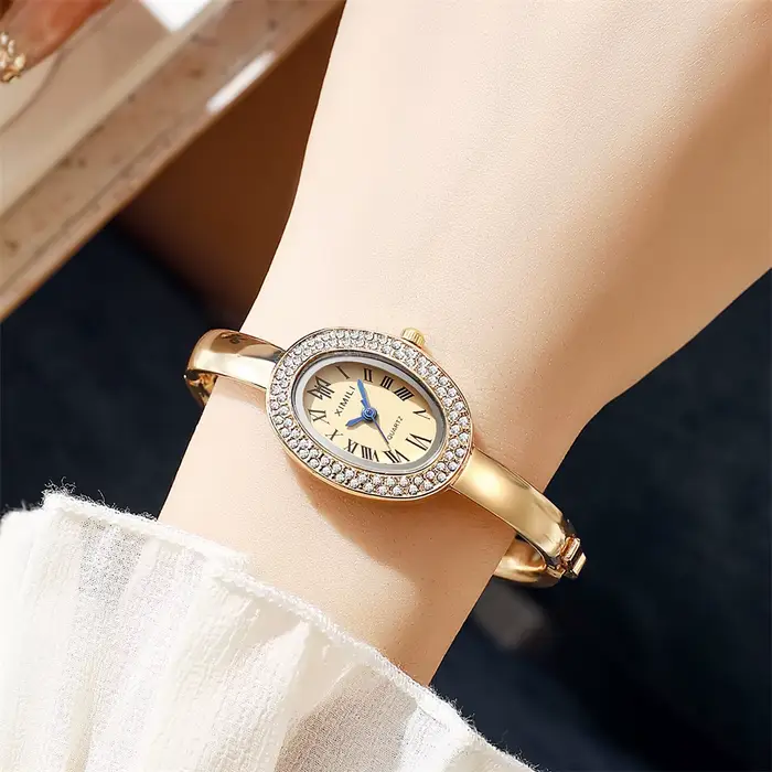 Montre Bracelet Ovale Élégante à Cristal pour Femme Montre à Quartz Dorée