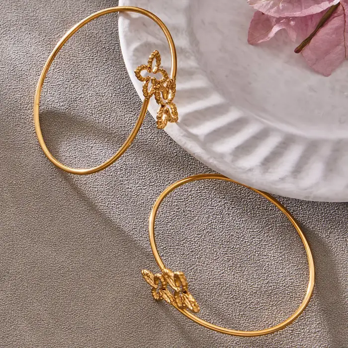 Bracelet manchette double fleur creuse plaqué or 18 carats pour femme