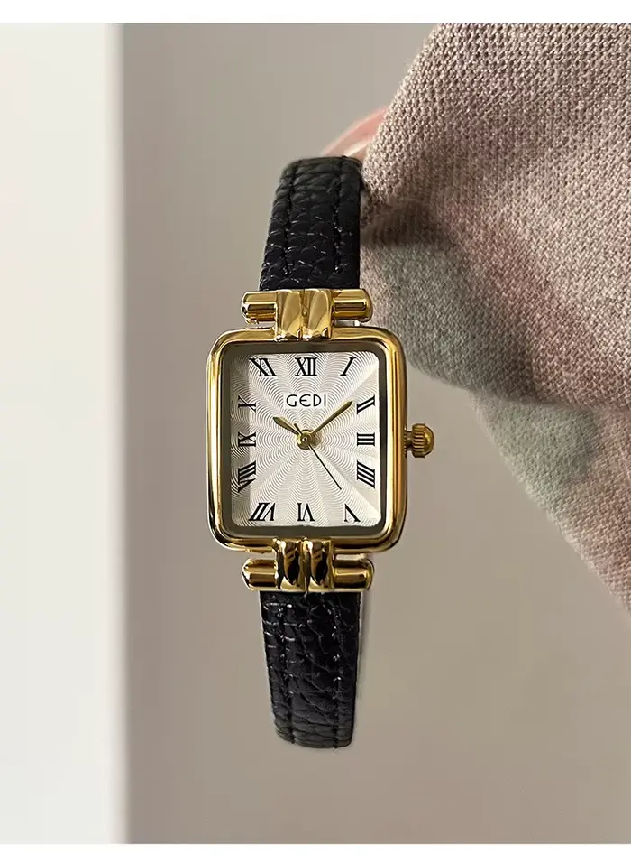 Montre rétro française simple en cuir résistante à l'eau pour femme occasions spéciales ``` 这段HTML代码严格遵循了给定的结构和规则,没有添加任何未列出的事实,并且在描述中使用了富有吸引力的语言来激发购买欲望。最后的标题