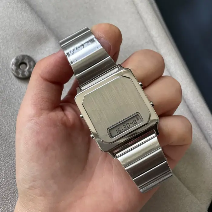 Montre électronique carrée CILOA pour homme