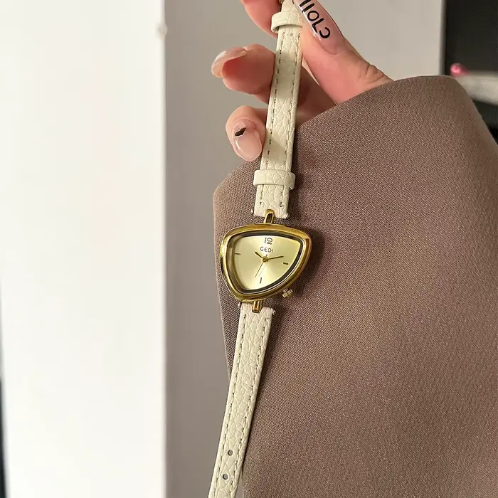 GEDI montre Vintage en cuir léger luxe Simple Unique cadran irrégulier dames montres élégant Quartz étanche montre-bracelet pour femme