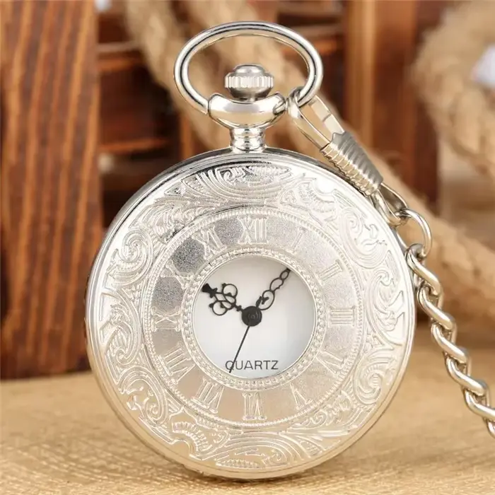 Montre de poche classique avec couvercle de chiffres romains