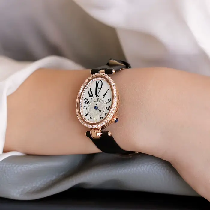Montre narcloutée en diamant pour femme