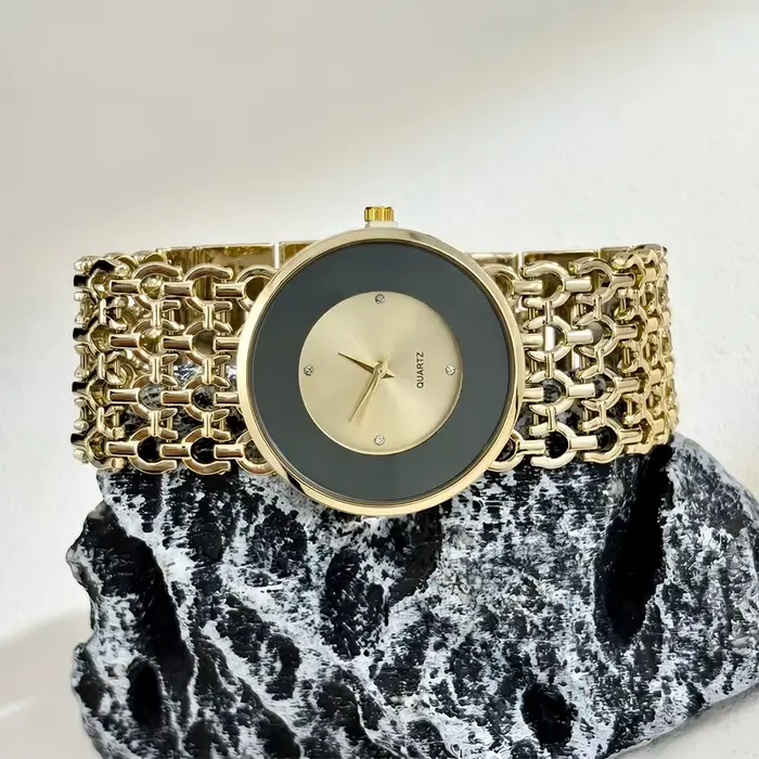 Montre élégante pour femme avec grand cadran