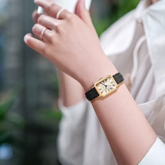 Montres décontractées à cadran numérique rétro pour femmes
