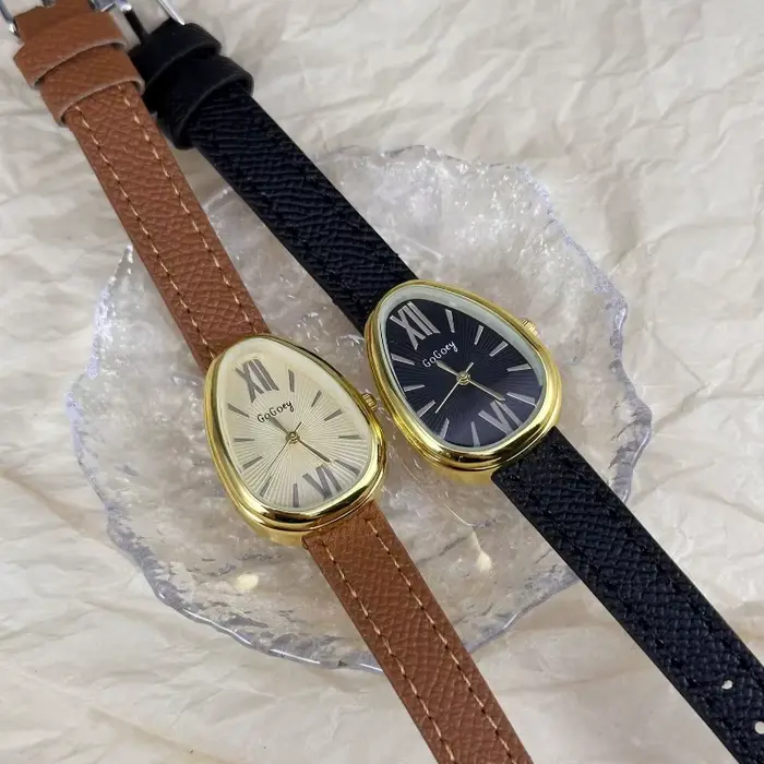 Montre Femme Tête de Serpent de Marque Célèbre
