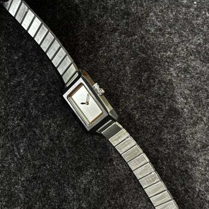 Montre en alliage d'acier inoxydable 2026