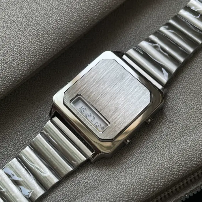 Montre électronique carrée CILOA pour homme