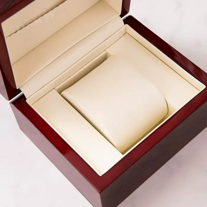 Boîte à montres en bambou laquée piano pour montres mécaniques élégante présentation et rangement à offrir pour homme et femme occasions spéciales