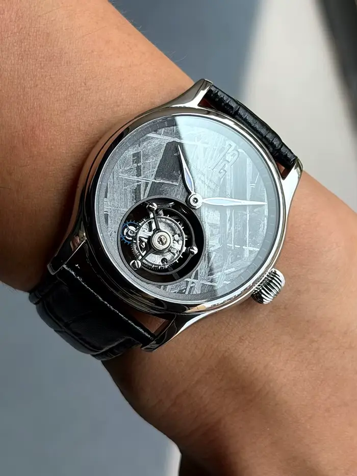 Merkur M – montre Tourbillon en fer et météorite pour hommes